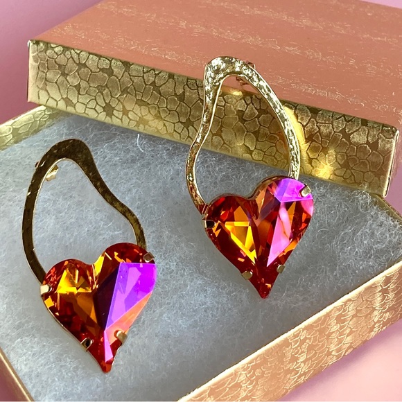 Oval Stud Earrings made with Swarovski Sweet Heart crystals Gold Plaited Rare - Picture 6 of 8